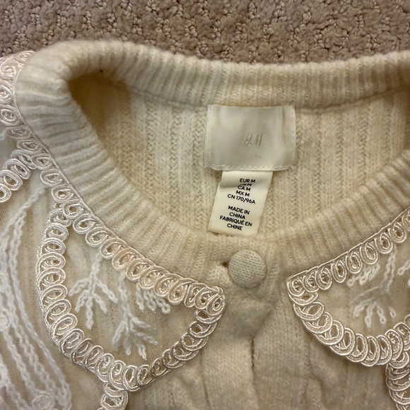 H&M cream Cable Knit Sweater - Picture 4 of 4